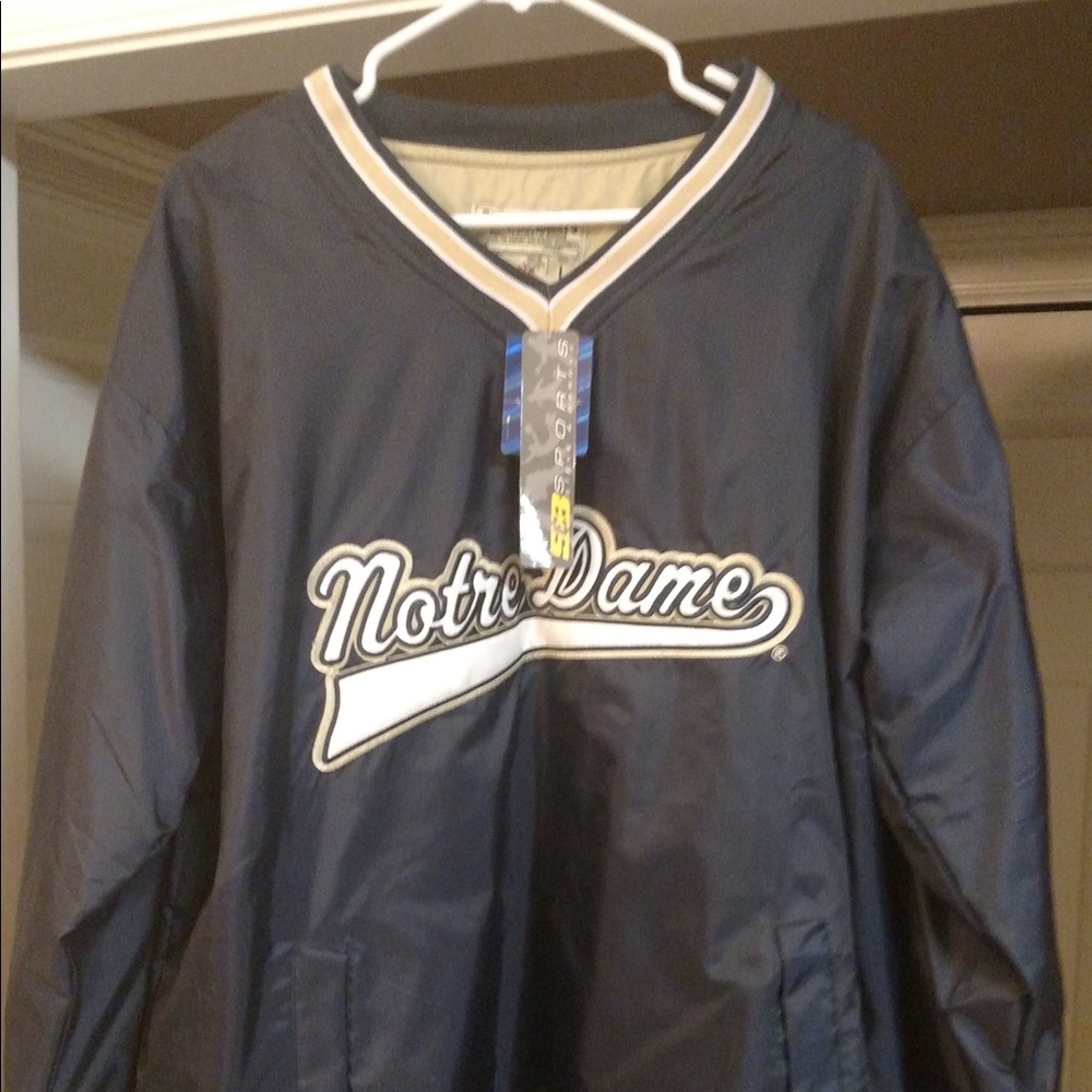 Notes Dame windbreaker style pulloverXL